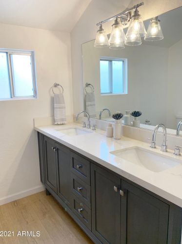 3004 46 St, Phoenix AZ 85008-2436 exterior