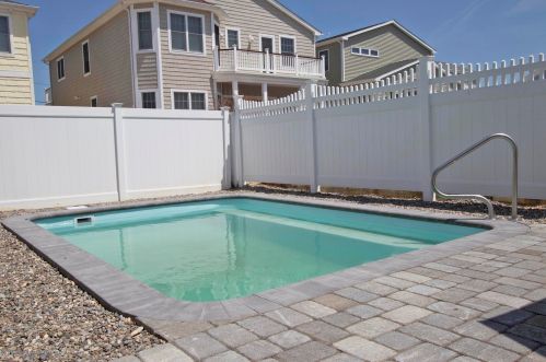 21 Dover Ave, Lavallette NJ 08735-2704 exterior