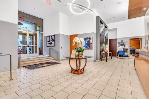 301 5th Ave, Pittsburgh PA  15222-2420 exterior