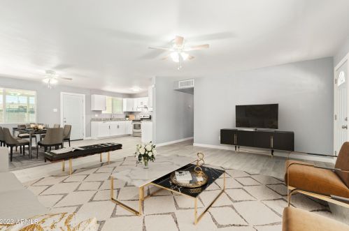 2925 42nd Ave, Phoenix AZ  85019-4323 exterior