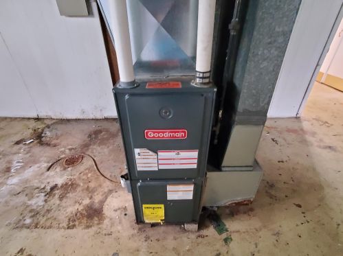 5151 83rd St, Milwaukee WI  53218-3647 exterior