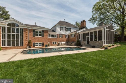 1122 Litton Ln, Mc Lean, VA 22101-1823