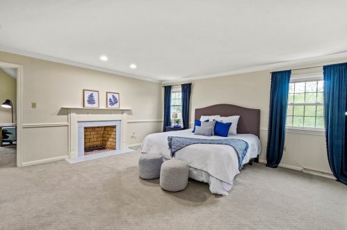 1521 Candlewood Dr, Pittsburgh PA  15241-2909 exterior