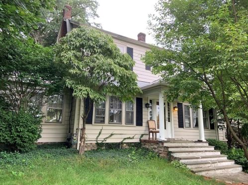 60 Flagg St, Worcester, MA 01602-1451