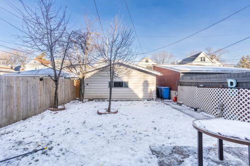 2508 46 Pl, Chicago IL 60609-4402 exterior