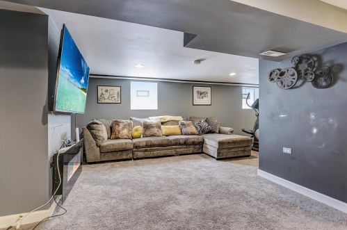 712 7 Ave, Broadview IL 60153-2022 exterior