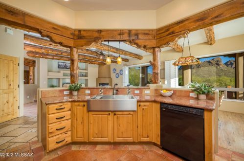 2240 Lone Star Pl, Tucson AZ  85713-6732 exterior