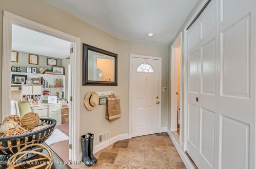 50 Farm Rd, Middletown NJ 07748-3703 exterior