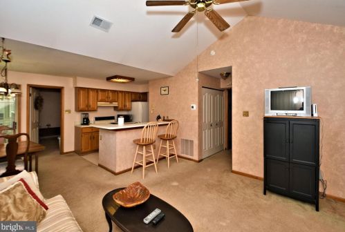 910 Foxmeadow Dr, Limerick PA 19468-1552 exterior