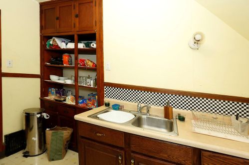 2943 Newhall St, Milwaukee WI 53211-3224 exterior