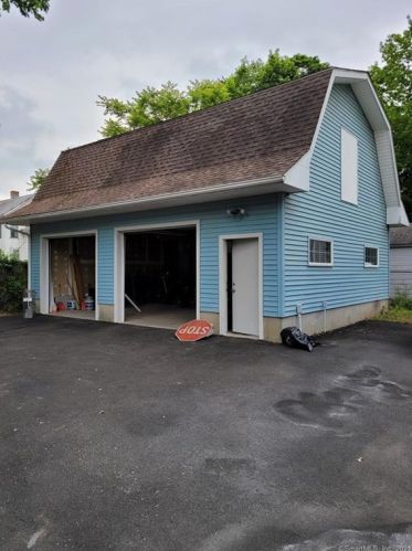 22 Russell St, Enfield CT 06082-3317 exterior