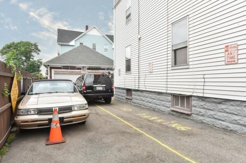 42 Mount Pleasant Ave, Providence RI 02908-5153 exterior