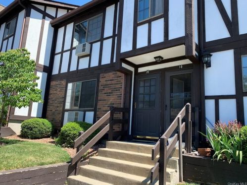 20 Brittany Dr, Middletown, NY 10940-4244