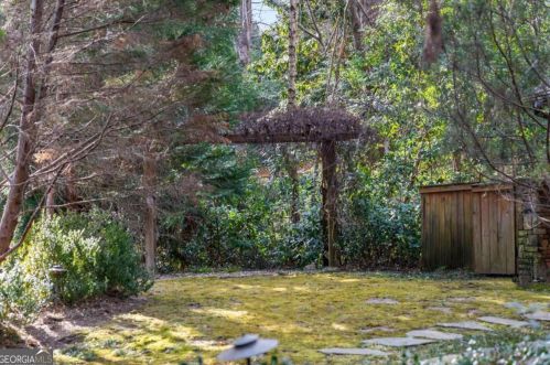 700 Brookwoods Trce, Atlanta GA 30342-2473 exterior