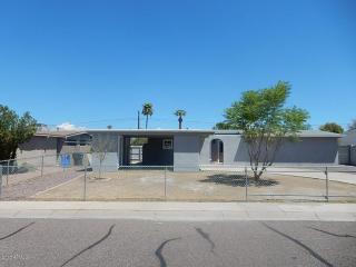 3010 Country Gables Dr, Phoenix AZ  85053-4559 exterior
