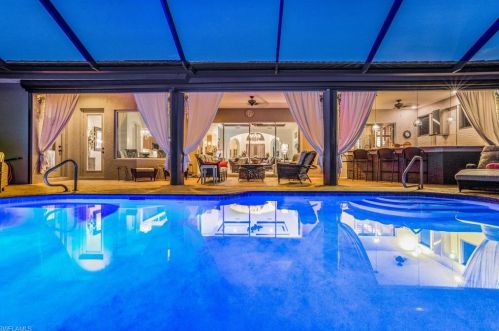 8760 Hideaway Harbor Ct, Naples, FL 34120-4327