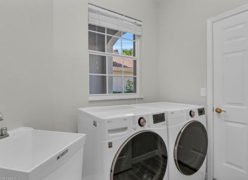 8418 Bent Crk Way, Naples FL 34114-9421 exterior