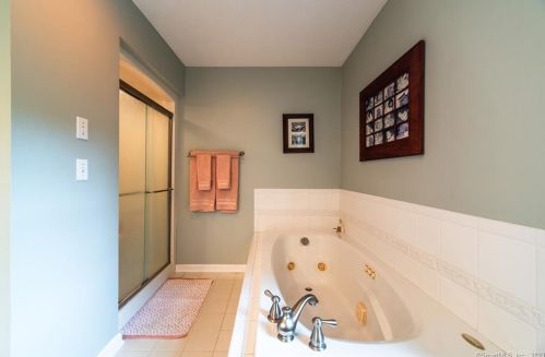 57 Stonehill Dr, Deep River CT 06419-1144 exterior