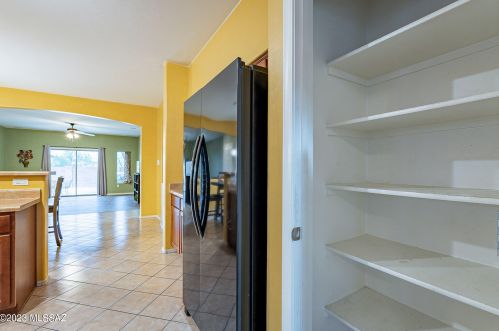 7675 Majestic Palm Ln, Tucson AZ 85756-6112 exterior