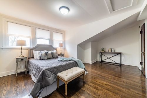 7225 Bennett Ave, Chicago IL  60649-2905 exterior