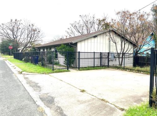 2001 10th St, Austin TX  78702-3409 exterior