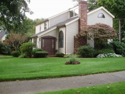 86 Nehoiden Rd, Newton, MA 02468-1926
