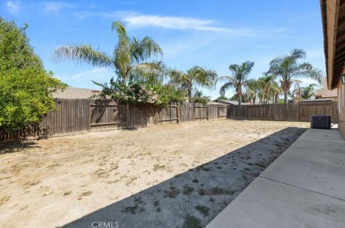 8802 Domingo St, Bakersfield CA 93313-5803 exterior