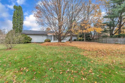 6422 Meadowview Ave, Kalamazoo MI  49048-9448 exterior