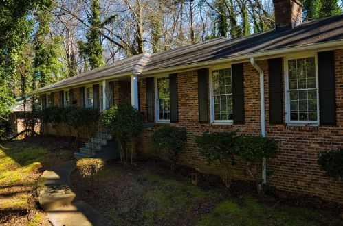 2096 Cedar Ln, Atlanta GA 30311-3939 exterior