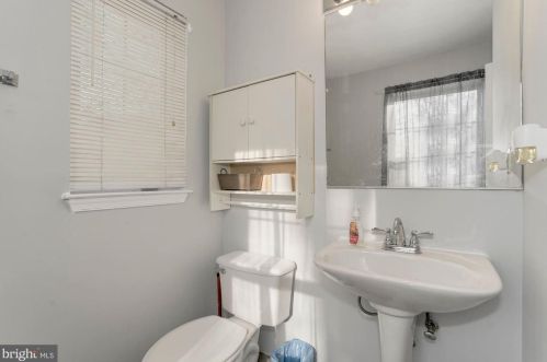 1121 Varney St, Washington DC 20032-4372 exterior