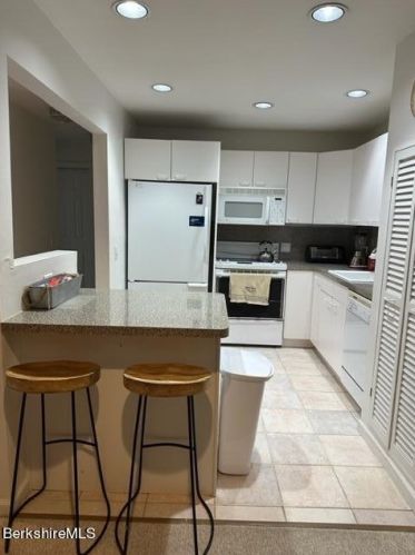 260 Pittsfield Rd, Lenox MA 01240-2309 exterior