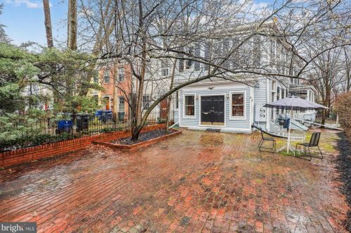 340 10th St, Washington, DC 20003-2157