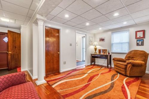 502 Main St, Pittsburgh PA 15220-5102 exterior