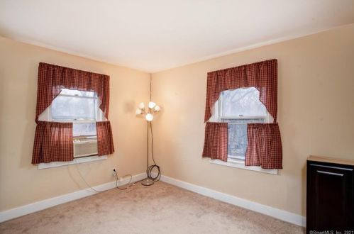 90 Smt St, Manchester CT 06040-4263 exterior