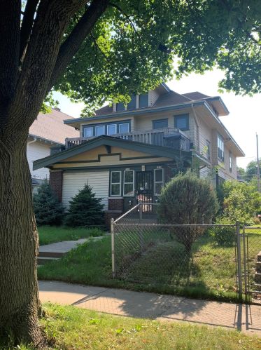 2809 40th St, Milwaukee, WI 53210-1807