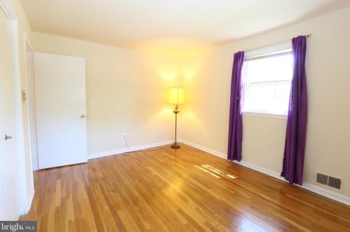 6961 Conservation Dr, Springfield VA  22153-1015 exterior