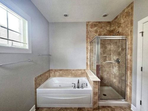 1531 Biltmore Ln, Pittsburgh PA 15217-4501 exterior