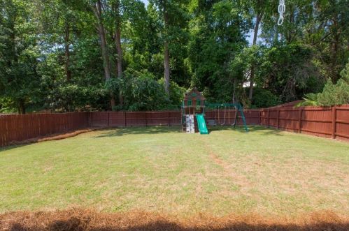 1860 Canmont Dr, Atlanta GA 30319-3618 exterior