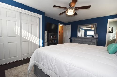 102 Loire Vly Dr, Pittsburgh PA 15209-1018 exterior