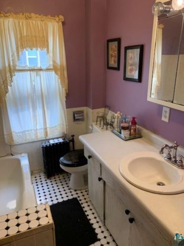 205 3 St, Duluth MN 55805-1856 exterior