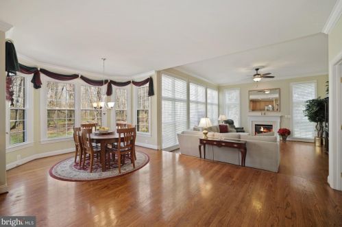 7001 Highland Mdw Ct, Alexandria VA 22315-3963 exterior