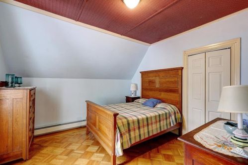 172 Pond St, Woonsocket RI  02895-2007 exterior