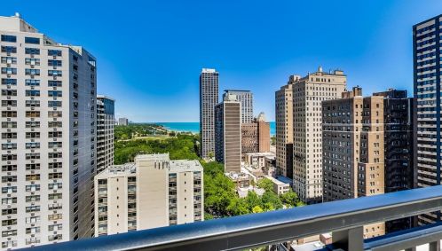 1430 Astor St, Chicago IL  60610-5714 exterior