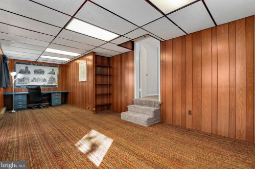 1323 Grandin Ave, Rockville MD 20851-1155 exterior