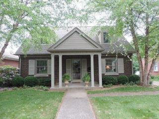 220 Boiling Springs Dr, Lexington, KY 40511-2100