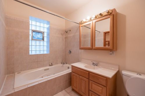 5346 Michigan Ave, Chicago IL  60615-4629 exterior