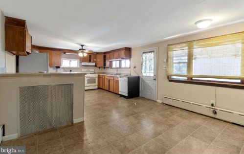 227 Lemonte St, Philadelphia PA 19128-4519 exterior