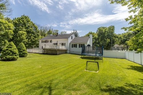 1925 Inverness Dr, Scotch Plains NJ 07076-2613 exterior