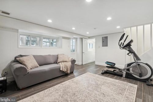 316 Glengary Dr, Pittsburgh PA 19083-2714 exterior