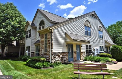 910 Foxmeadow Dr, Limerick, PA 19468-1552